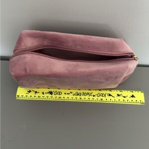 Chic Pink Cosmetic Bag with Zip-Top Closure